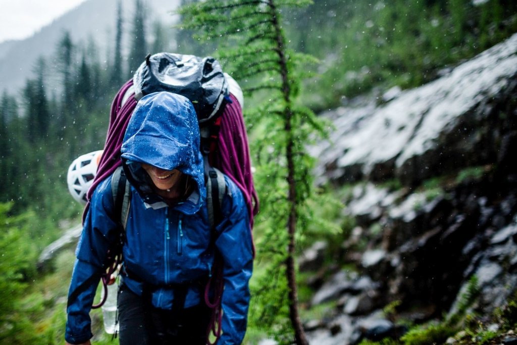 hiking_in_the_rain_archer_outdoor_gear.jpg